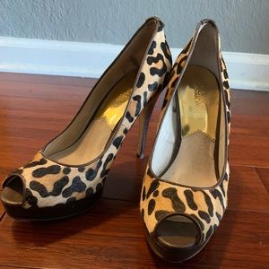 Gently Used Michael Kors MK size 9 Women’s Animal Print Heels
